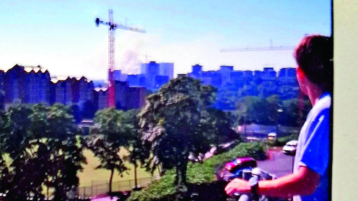 La foto scattata l’11 settembre 2001 da Gabriele Losi: sullo sfondo, la colonna di fumo al Pentagono
