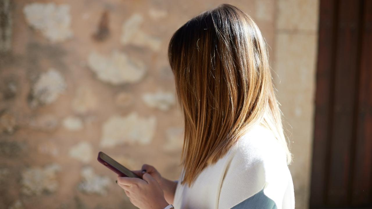 La donna si è salvata con una telefonata
