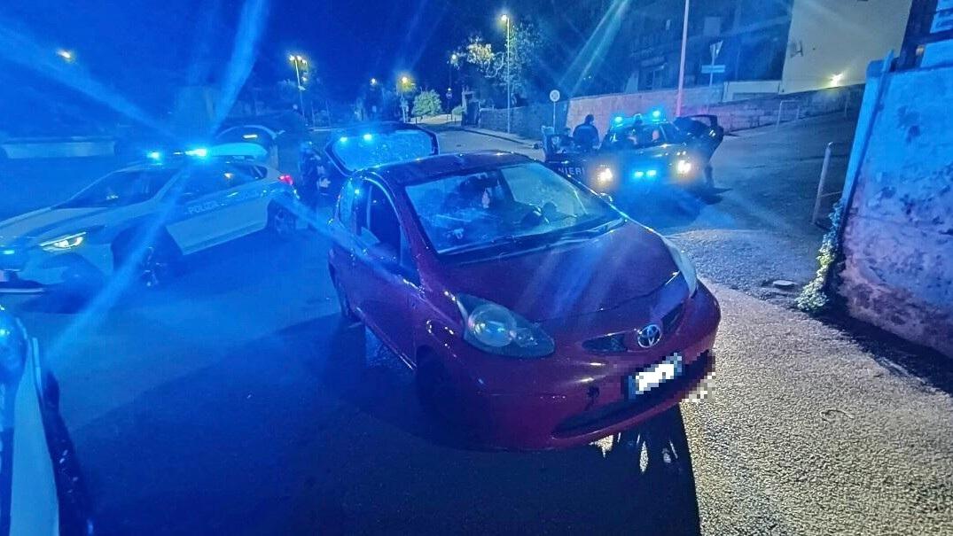 Sassari, fuga folle nella notte: al volante una madre ubriaca con 4 bambini a bordo