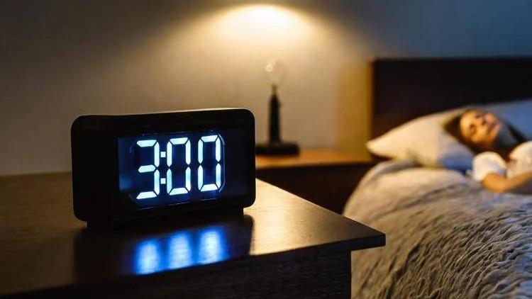 Ora solare e malessere da mini jet-lag: «Non inventiamo sindromi che non esistono» – Ecco perché ci tormenta