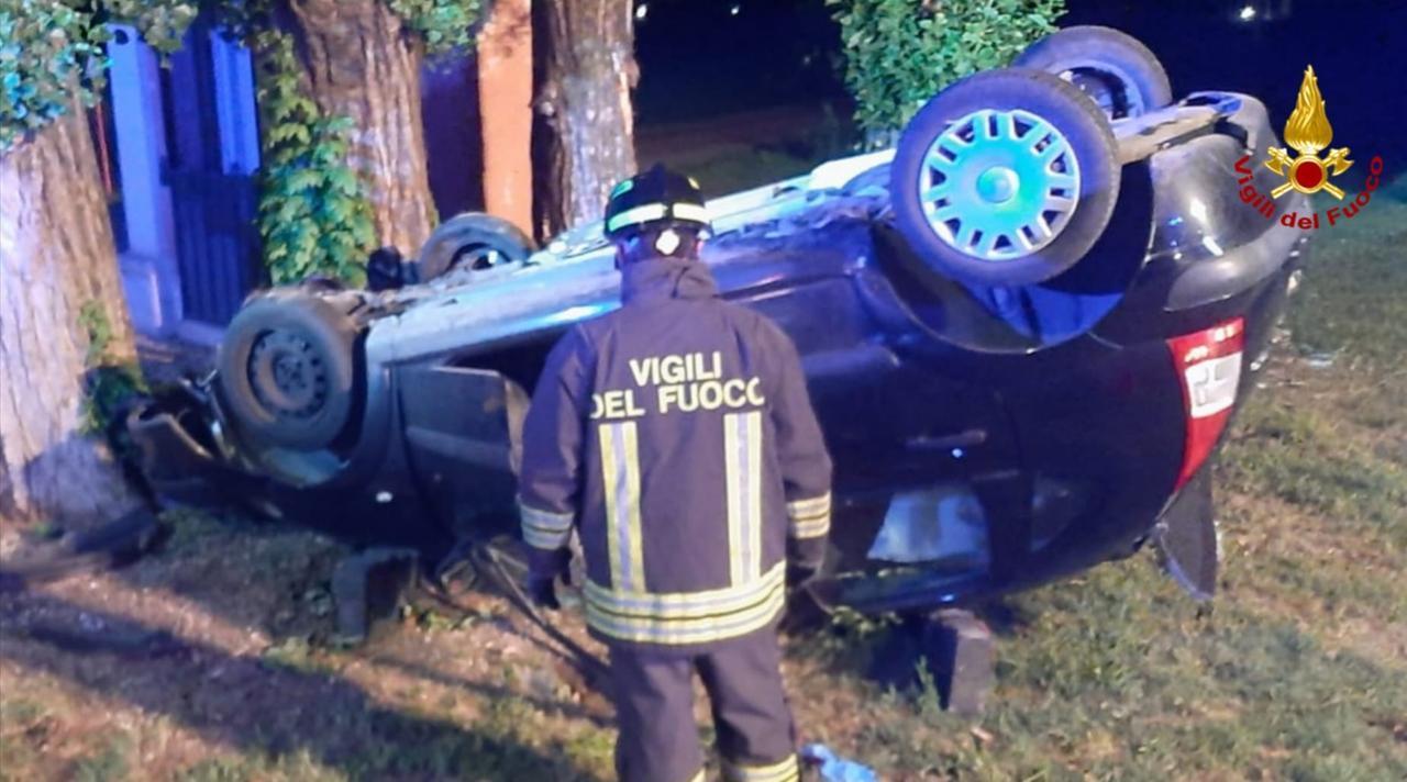 Incidente mortale a Campagnola Emilia: auto si ribalta, muore 44enne