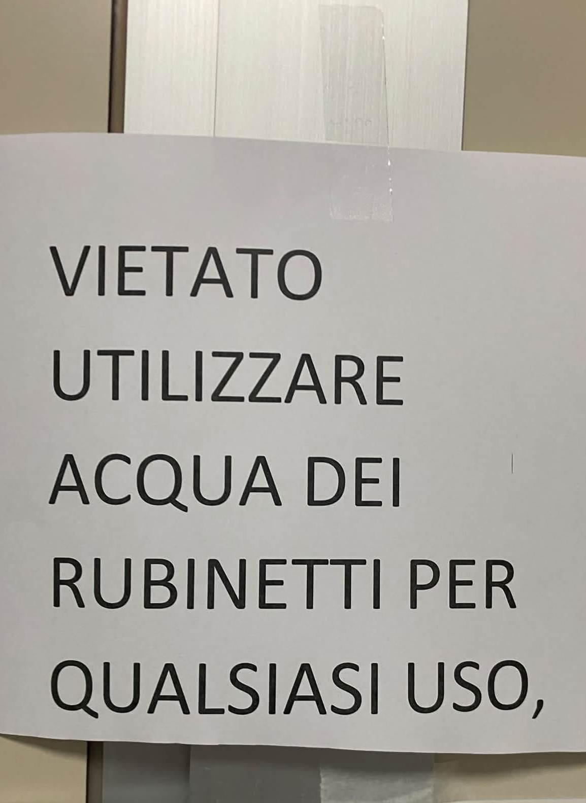 Legionella in Ematologia a Sassari, stop all’acqua corrente: «Ci laviamo con le bottiglie»