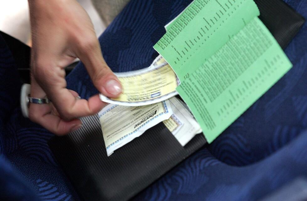 Pistoia, auto senza assicurazione: numeri allarmanti. In centinaia trovati senza revisione – Il bilancio dei controlli