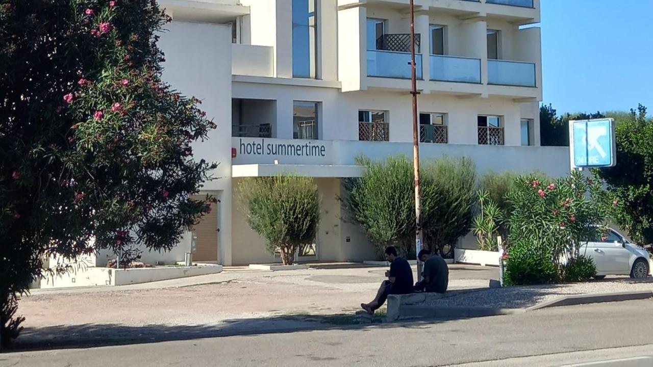 Migranti, il sindaco di Cabras chiede la chiusura del centro per minori: cosa sta succedendo