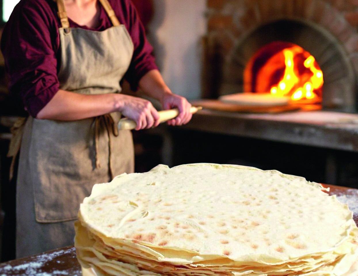 Pane dell’identità, la sfida del carasau: «Facciamolo solo col grano sardo»