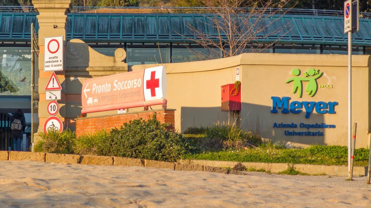 Il bambino è stato ricoverato all'ospedale Meyer di Firenze