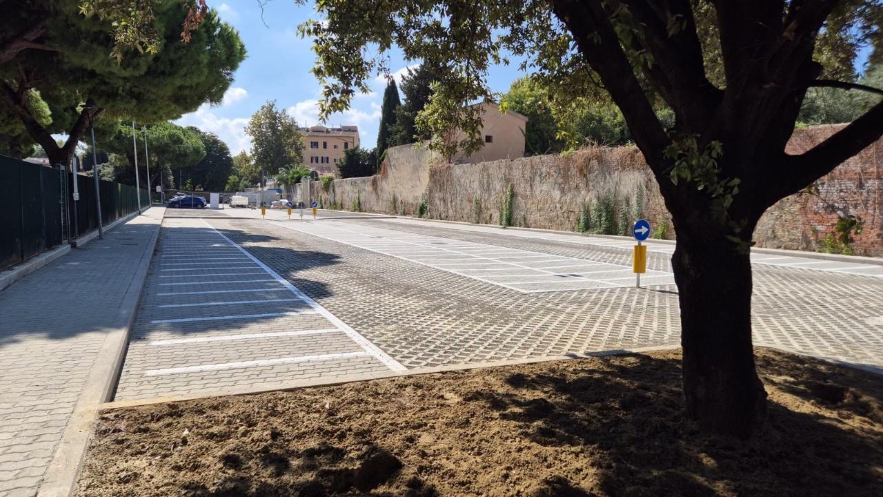 Il nuovo parcheggio (foto Luca Salvetti Fb)