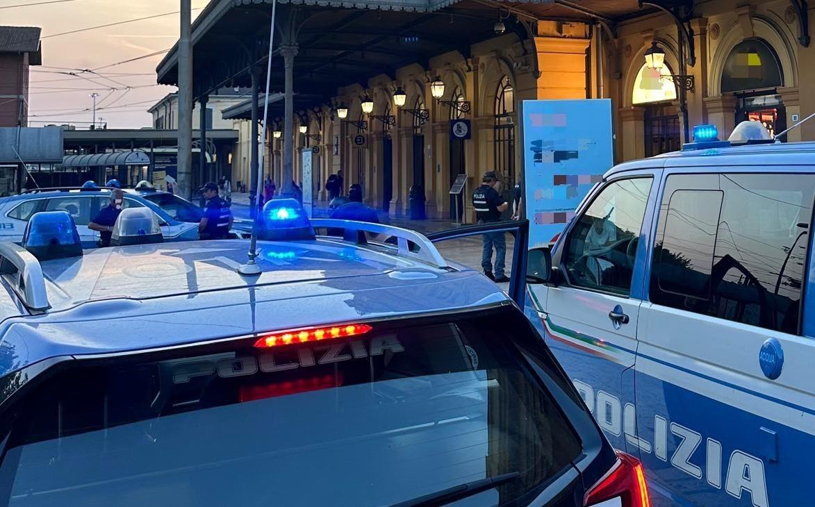 Rapina un uomo nel bagno della stazione dei treni di Modena