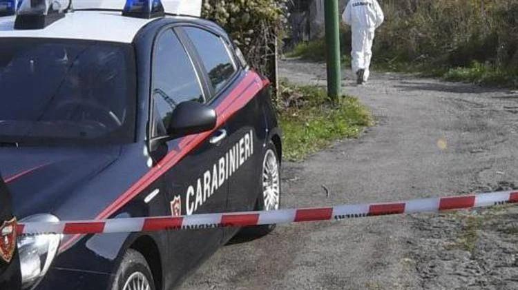 Guardiano di un deposito alimentare trovato morto in una cella frigorifera: cosa sappiamo
