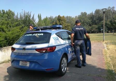 Ferrara, ruba un borsello e viene fermato dalla Polizia