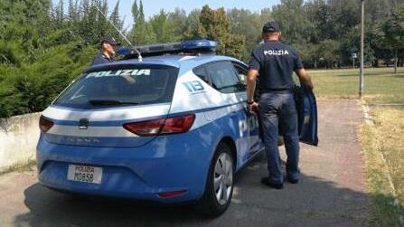 Ferrara, ruba un borsello e viene fermato dalla Polizia