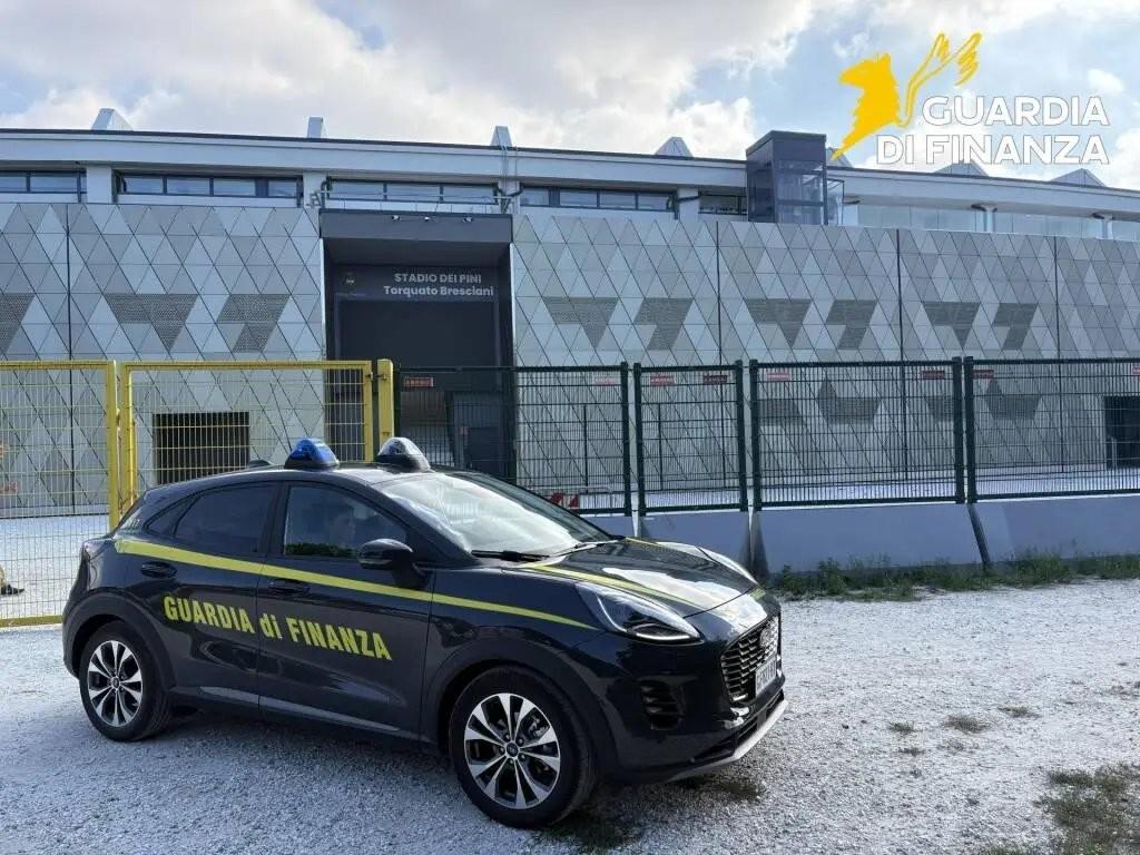 Viareggio, bancarotta di una società di calcio: sei denunciati