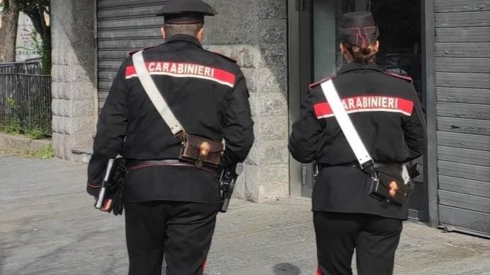 Lite tra vicini a Casina: spunta un coltello dopo l’aggressione, denunciato un 31enne