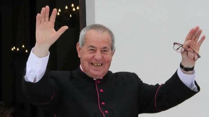 Addio a don Gigi, il parroco stimato da tutti: proclamato il lutto cittadino