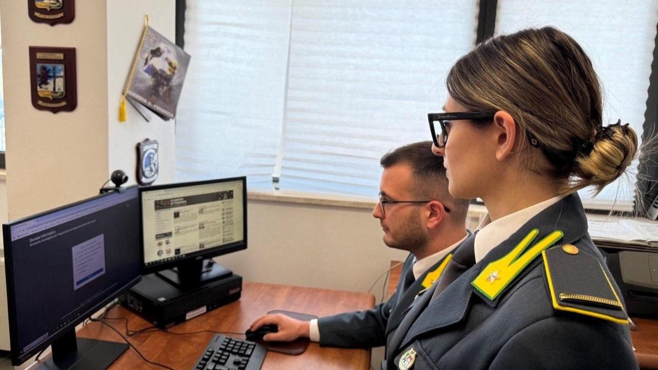 
	Finanzieri in una immagine d'archivio

