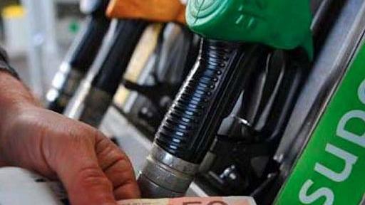 Carburanti, prorogato il taglio delle accise per il diesel fino al 5 ottobre