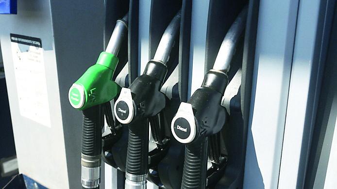 Carburanti, dal 5 ottobre tornano le accise mobili: prima due tagli sul diesel