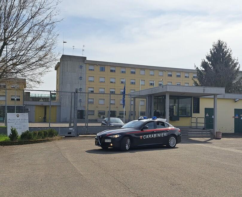 Picchia la moglie e la figlia perché voleva un maschio: va in carcere