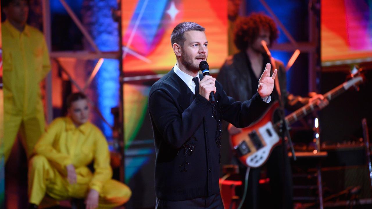 Alessandro Cattelan: «Ho iniziato a leggere libri grazie a Baggio. La tv? Amo fare cose diverse»