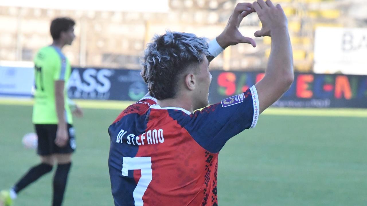 Lorenzo Di Stefano, autore del primo gol (foto di Mauro Chessa)