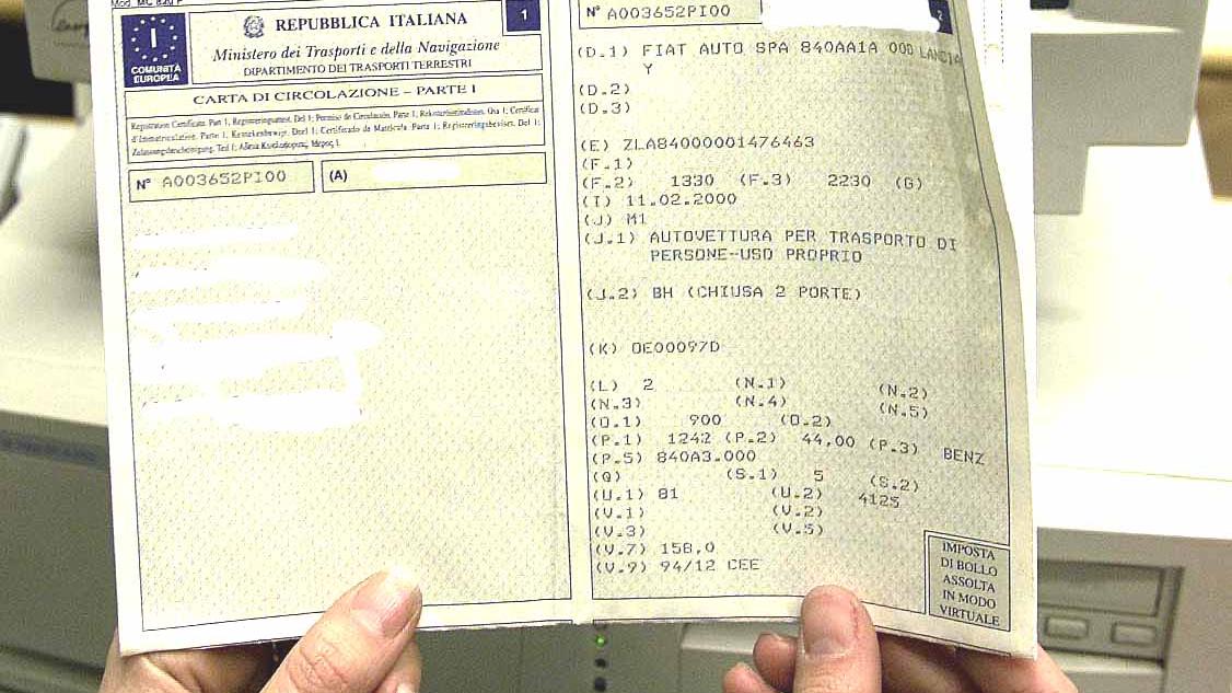 Bollo, quali auto saranno esentate? Ecco cosa controllare sul libretto