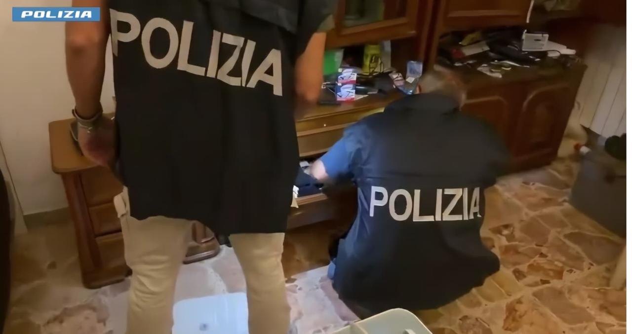 Pedopornografia on line, smantellata rete criminale internazionale: un sardo fra i 17 arrestati