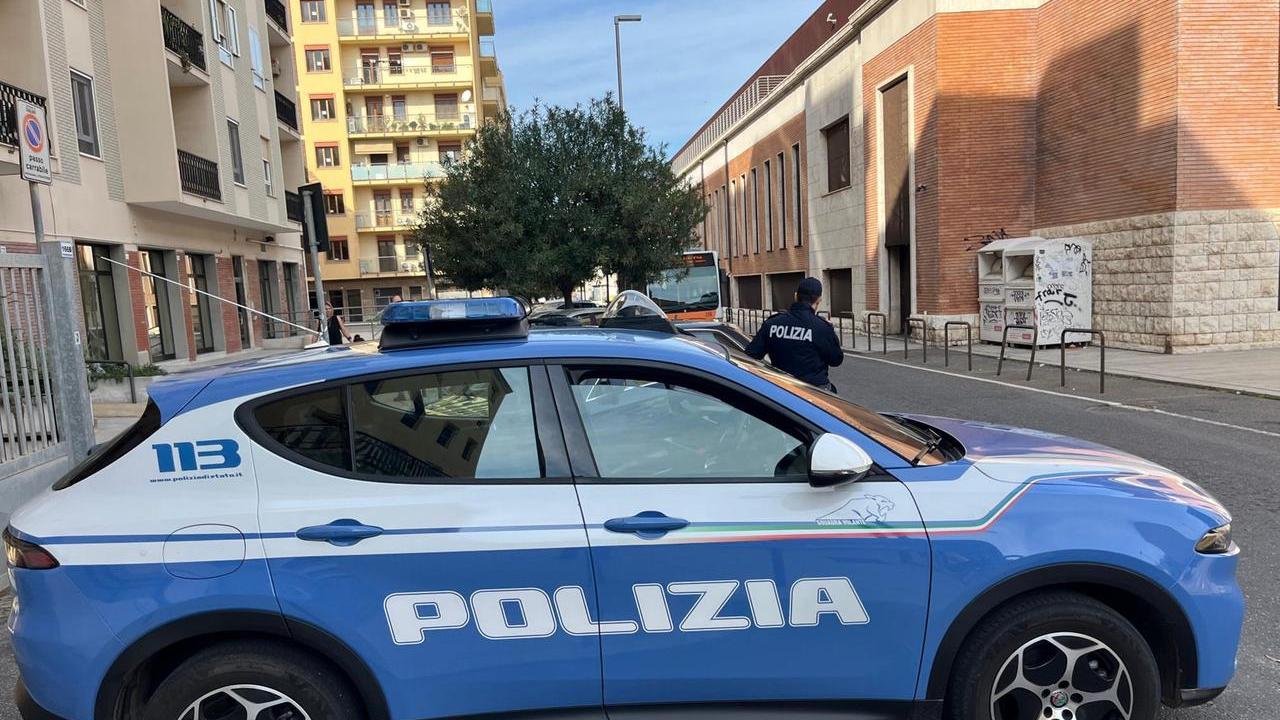 Destinatario di un foglio di via, è stato sorpreso a spacciare droga in monopattino: arrestato