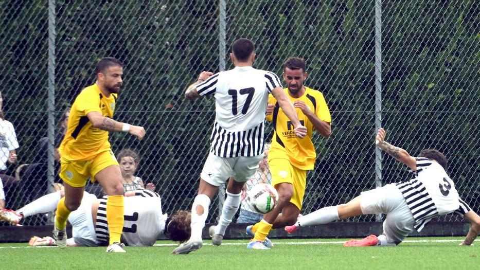 Un'azione del match