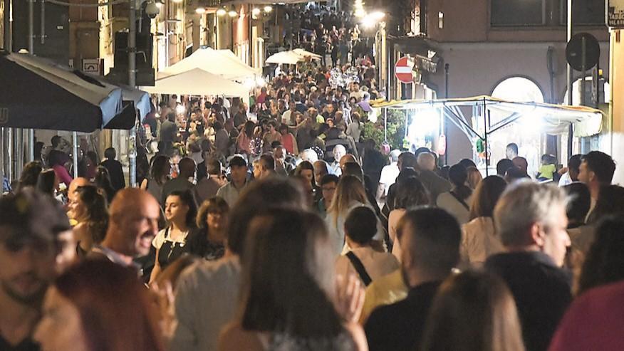 Acquisti, sport e cultura, tutto è pronto per la “Notte bianca”. I commercianti: «Siamo fiduciosi» – L’appuntamento