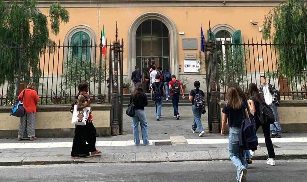Livorno, lo sfogo di una mamma: «Mio figlio in classe col pannolino bagnato»