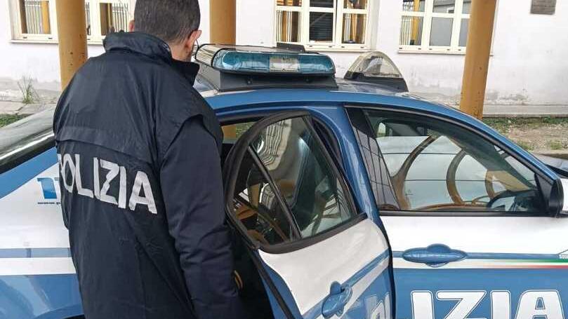 Capannori, giovane violento minaccia e aggredisce gli operatori