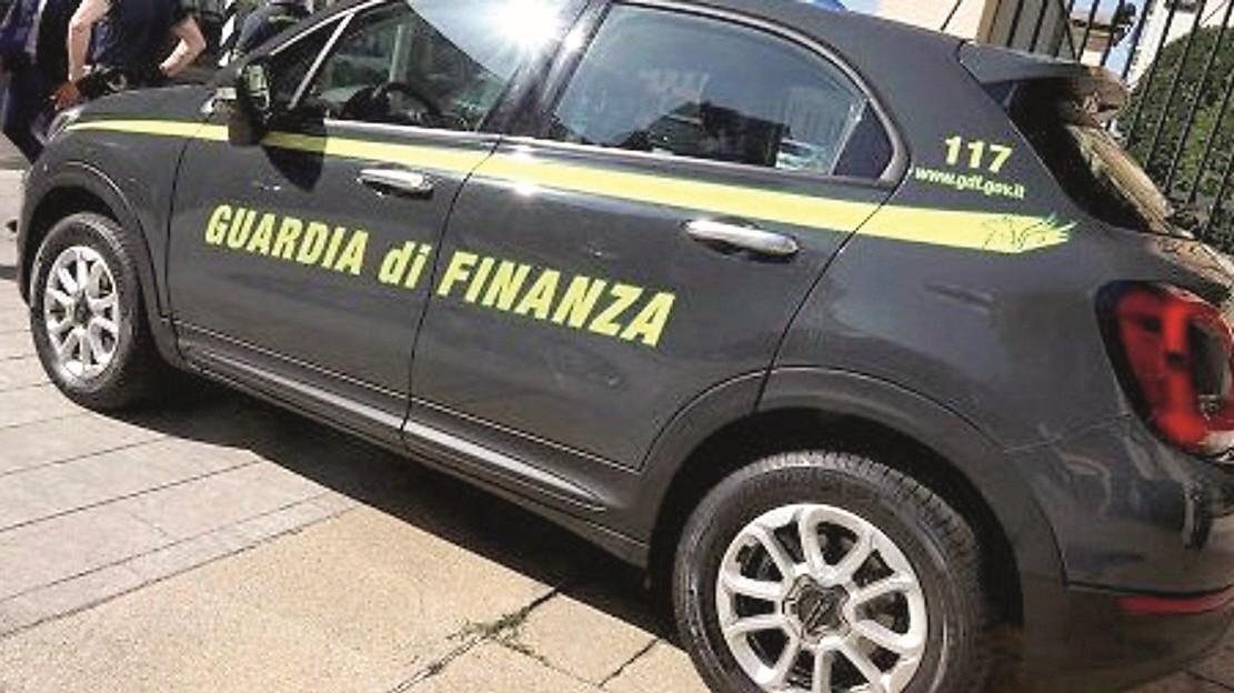 «Posso spendere 30mila euro in un giorno»: imprenditore si vanta in tv, la guardia di finanza fa partire i controlli