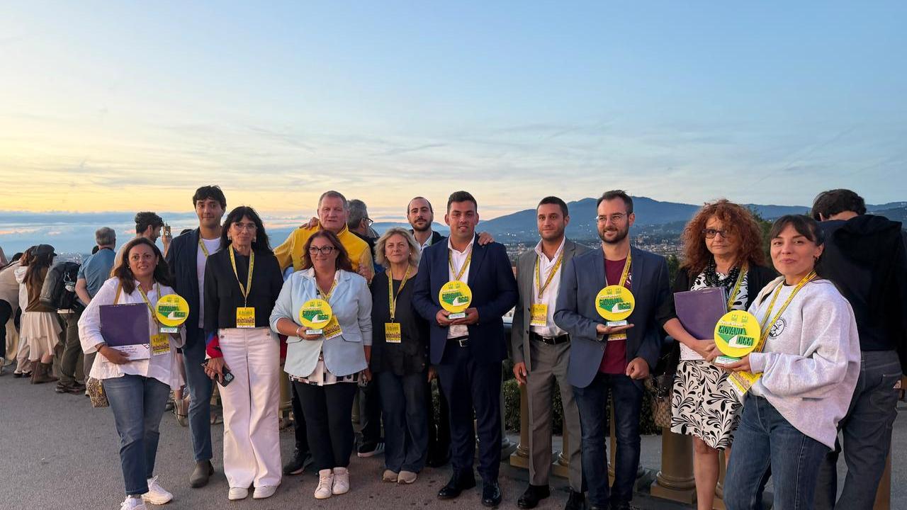 I giovani premiati a Piazzale Michelangelo a Firenze