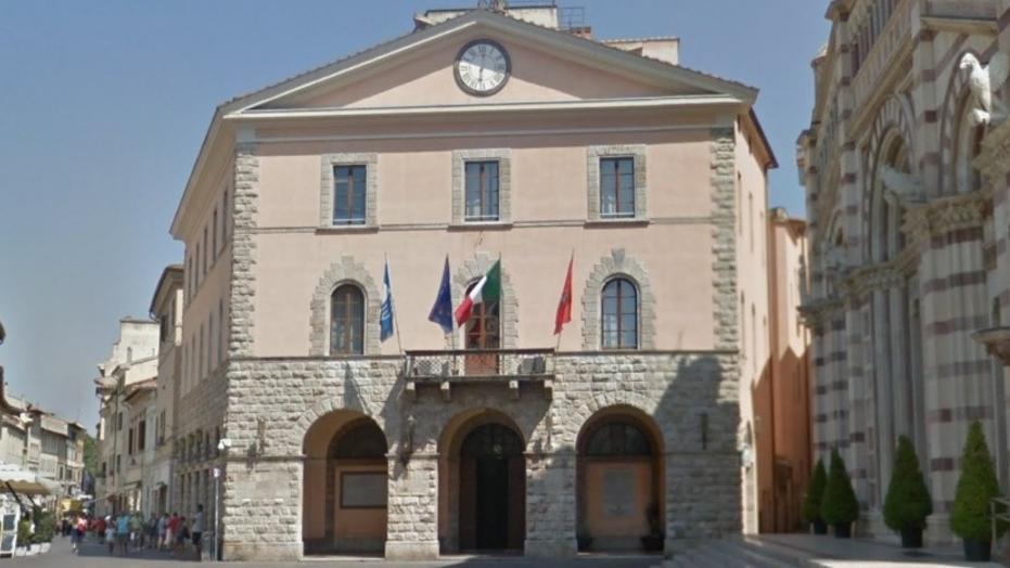 Il municipio di Grosseto (foto d'archivio)
