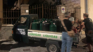 Alghero, parte una fiammata dall’impianto a gas: gravemente ustionato un bombolaio