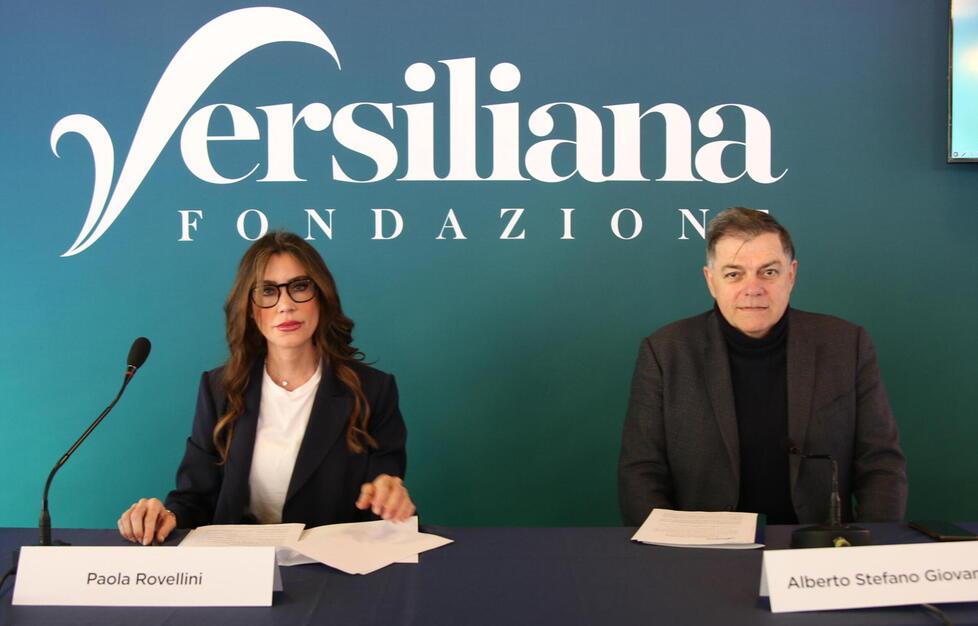 
	La presidente della Versiliana Paola Rovellini a fianco del sindaco di Pietrasanta Alberto Giovannetti (foto Iacopo Giannini)


