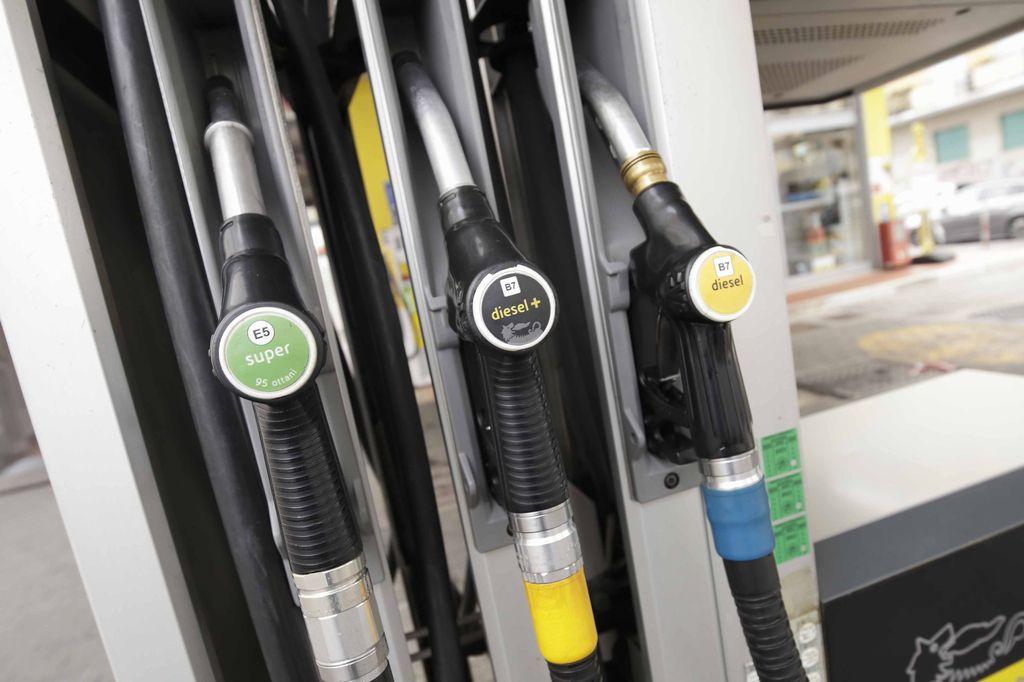 Carburanti, il diesel sfonda i 3 euro al litri: Prato tra le città più care d’Italia