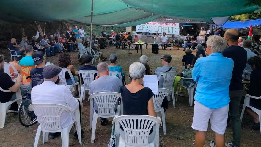 L'assemblea di ieri pomeriggio (18 settembre) in via Goito