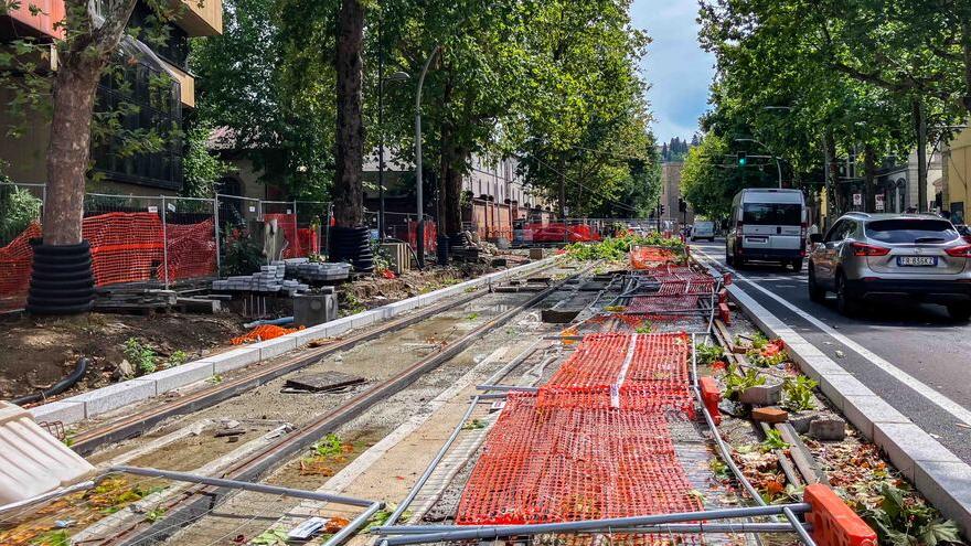I lavori per la tramvia che da tempo interessano molte strade di Firenze