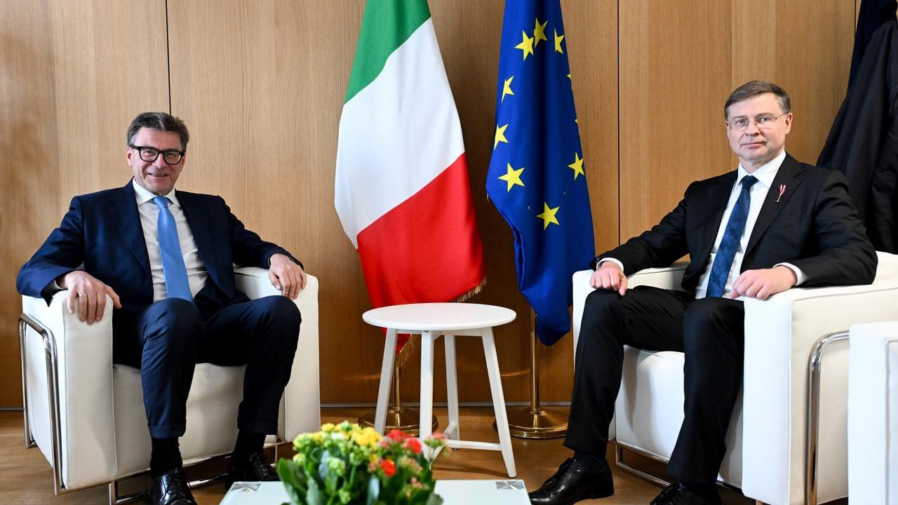 Bollo auto, Dombrovskis (Ue): possibile usare i risparmi del Pnrr per l’esenzione