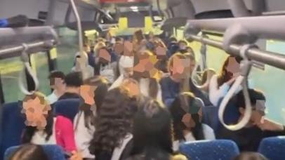 Il viaggio sulla corriera Vignola-Pavullo è un incubo: «Tanti studenti lasciati a piedi»