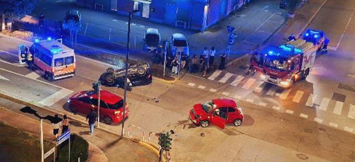 Scontro tra auto a Ferrara: quattro persone coinvolte