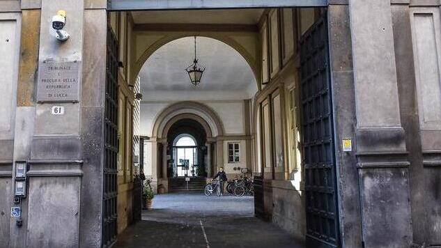 L'ingresso del Palazzo di Giustizia di Lucca