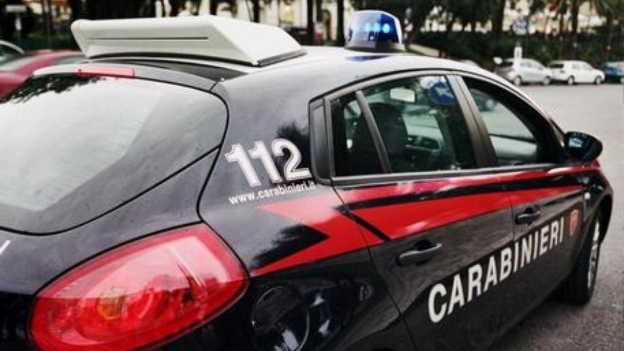
	Una pattuglia dei carabinieri (foto archivio)


