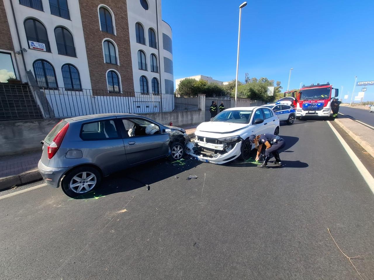 Sassari, frontale fra due auto a Predda Niedda: un ferito