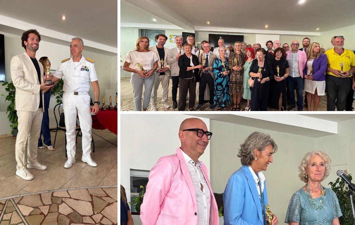 
	A sinistra Marcello Palagi con l'ammiraglio Alberto Tarabotto; la foto di gruppo dei premiati e sotto Pietro Caruso con la questora Giuseppina&nbsp;Stellino e Monica Cuzzocrea durante la premiazione

