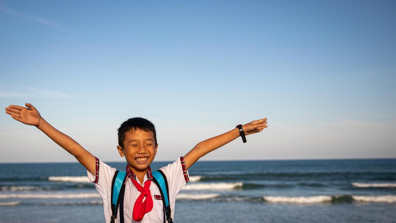 Toàn riparte dopo il tifone in Vietnam: «Da grande farò il marinaio»