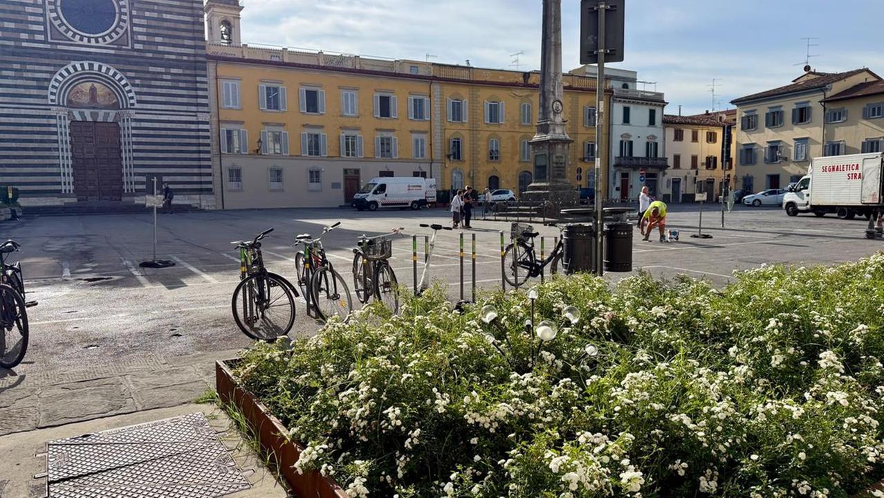 Piazza San Francesco senza gli scooter
