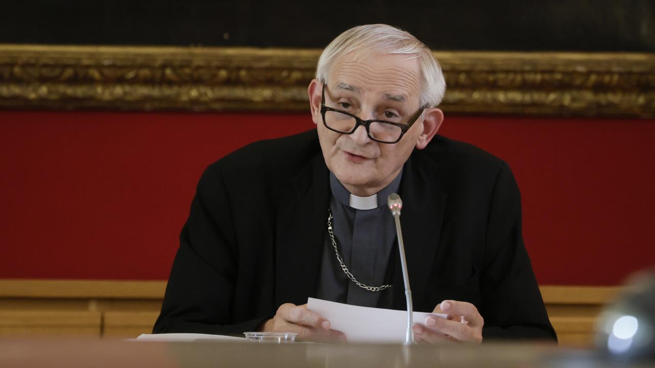 Scuola, il cardinale Zuppi gela il governo: «Nessuno si senta escluso»