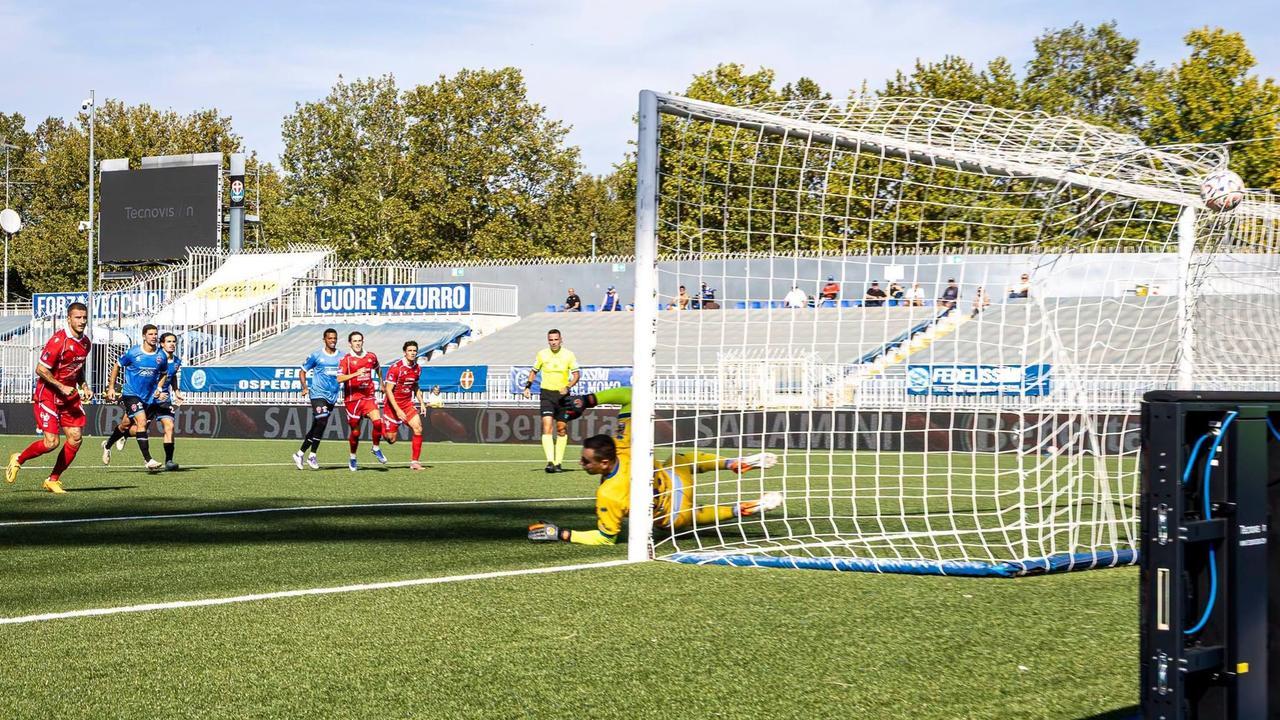 Casarini trasforma il calcio di rigore a Novara (Foto: Alessandro Torelli)